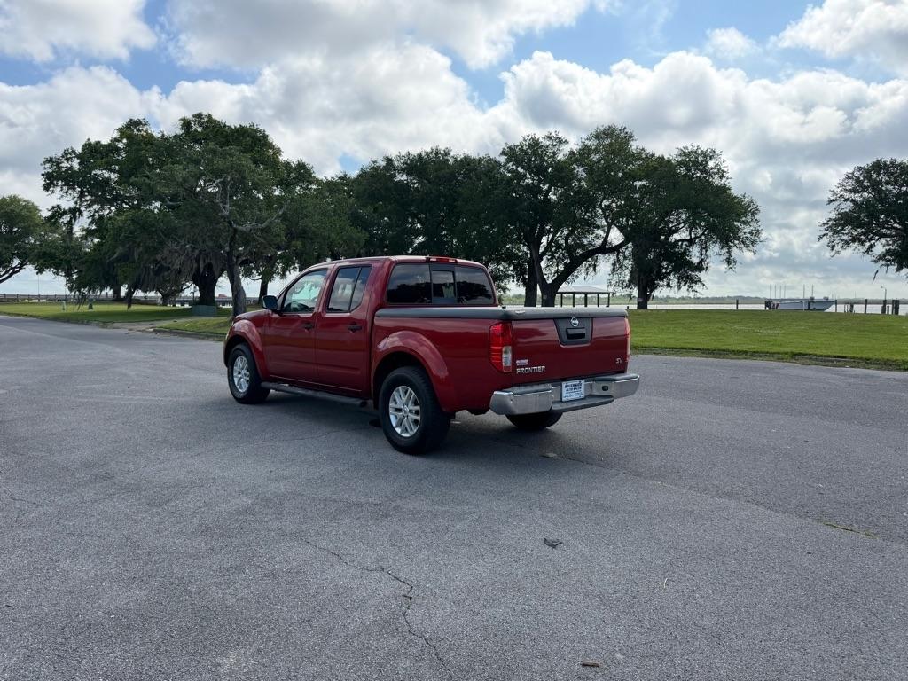 Nissan Frontier 2WD Crew Cab SWB Auto SV 2015