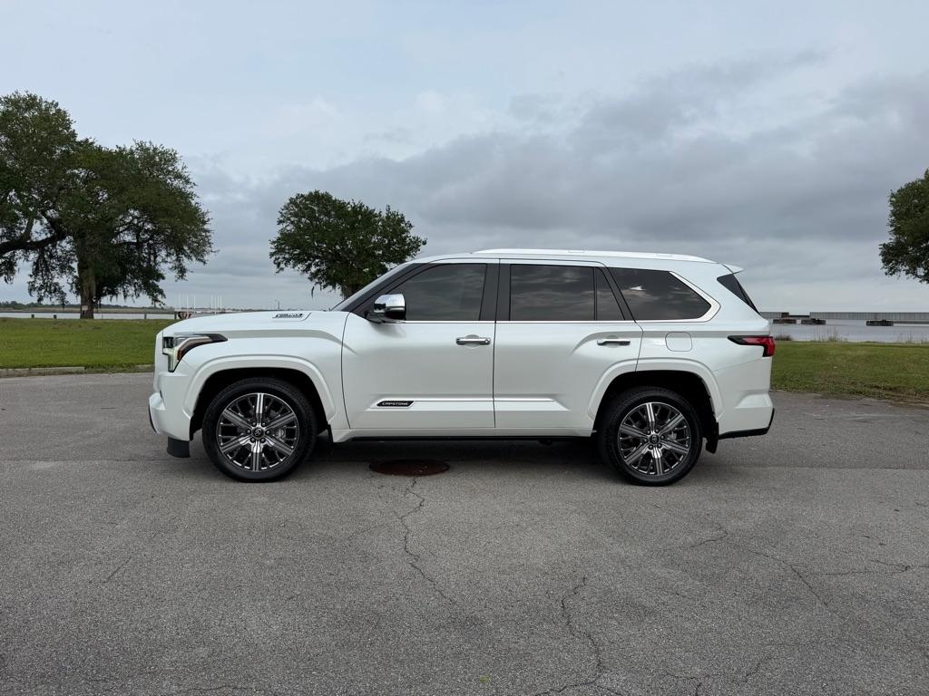 Toyota Sequoia  2025