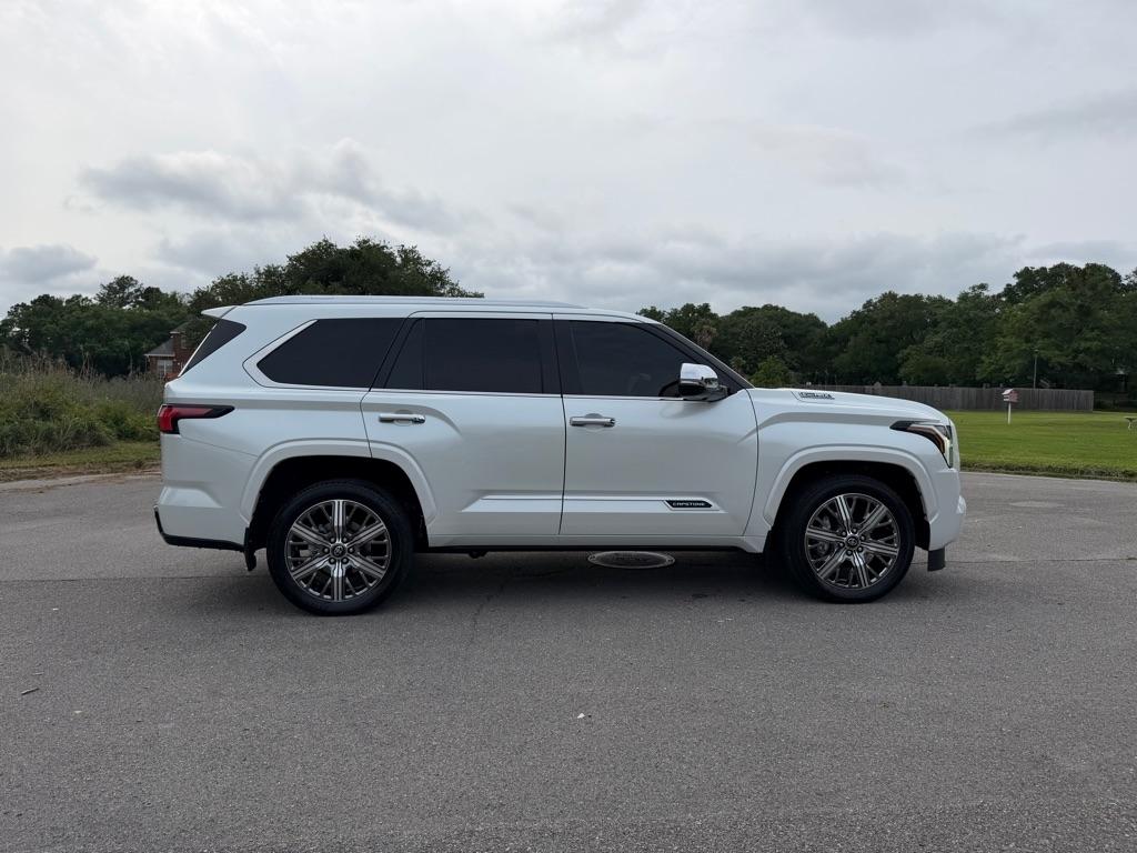 Toyota Sequoia  2025
