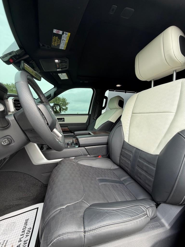Toyota Sequoia  2025