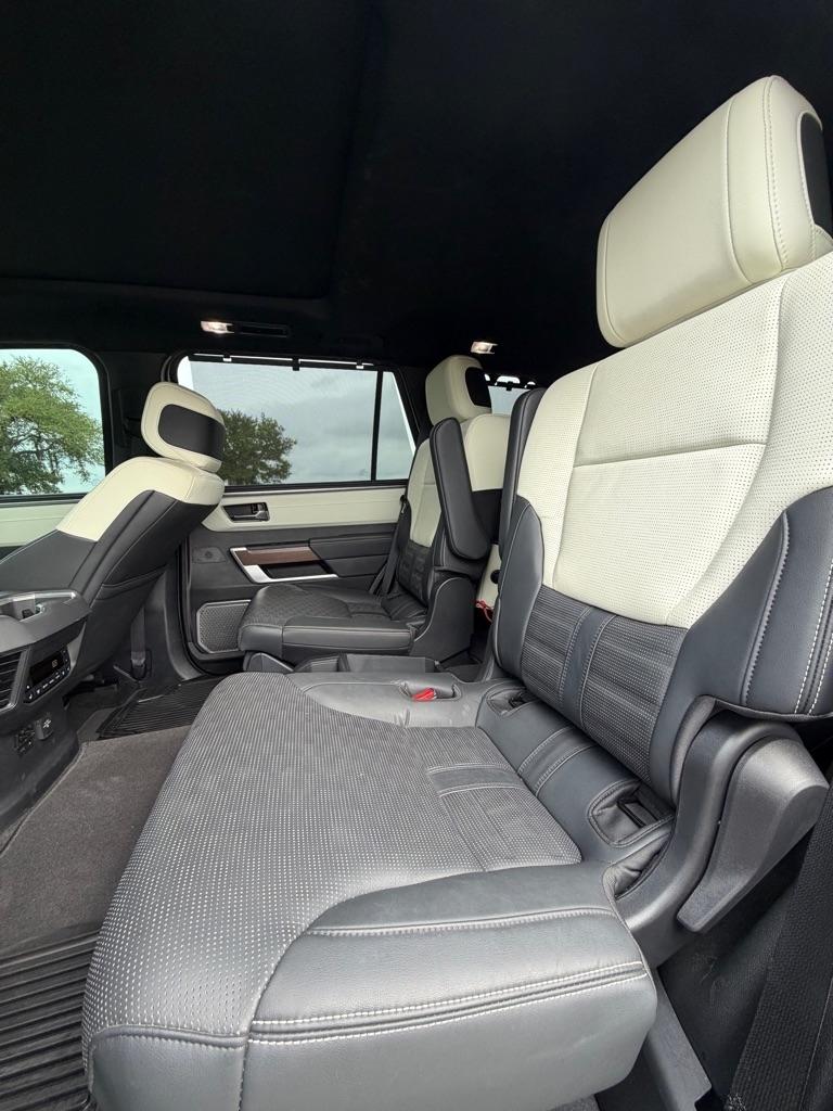 Toyota Sequoia  2025