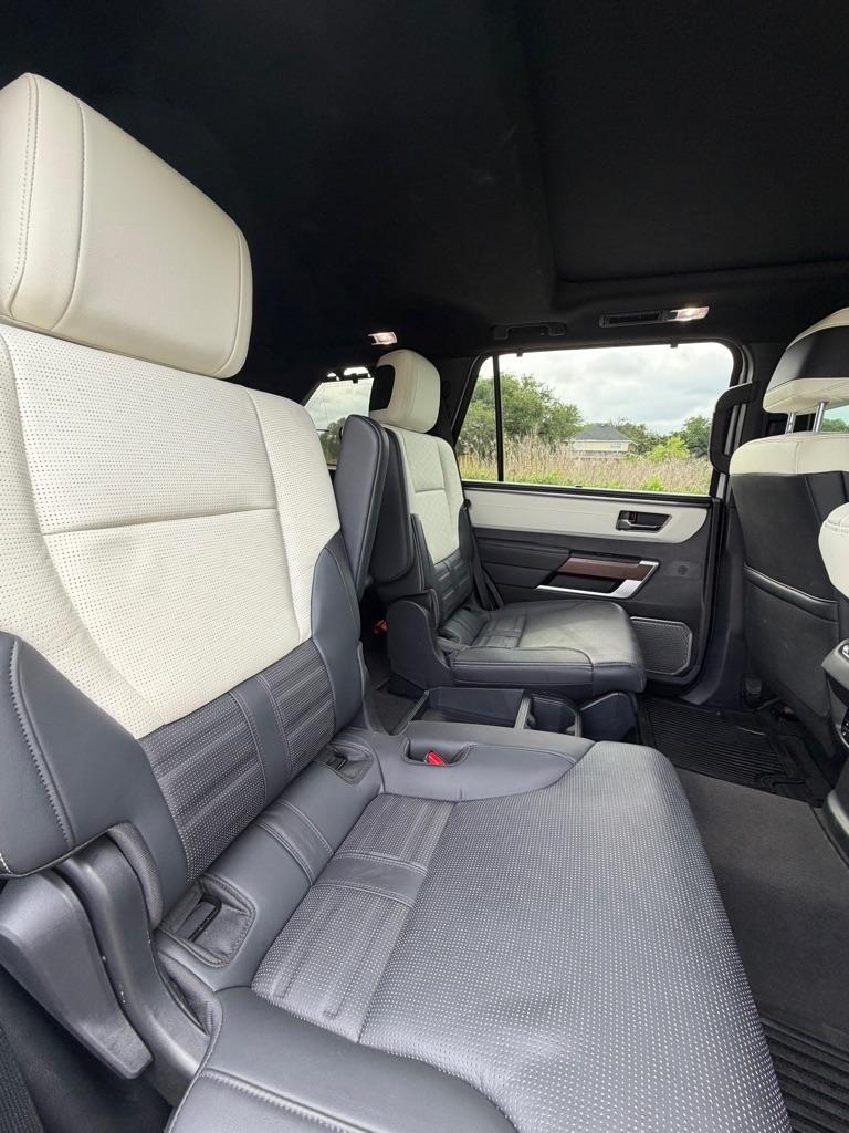 Toyota Sequoia  2025