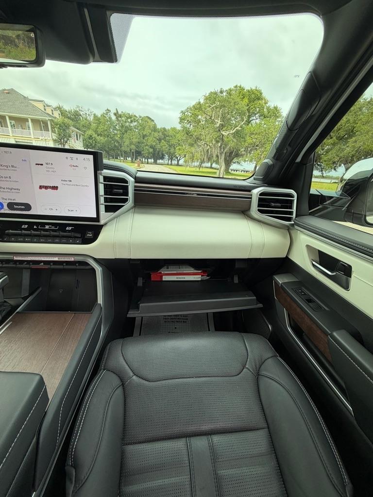 Toyota Sequoia  2025