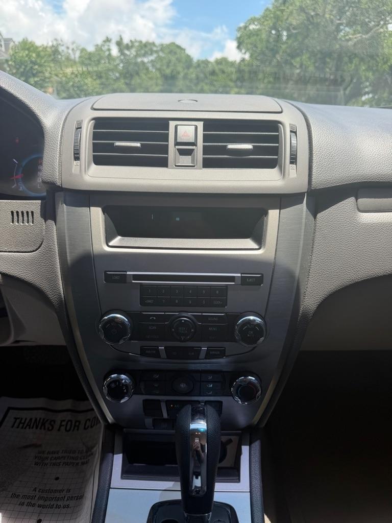 Ford Fusion 4dr Sdn SE FWD 2011
