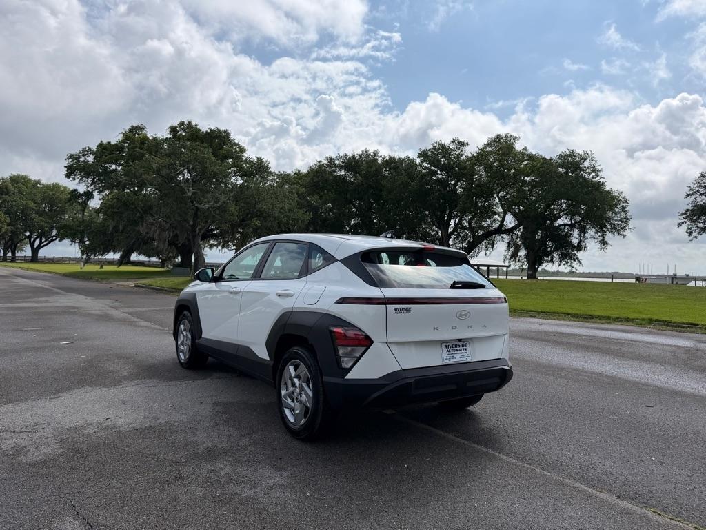 Hyundai Kona SE FWD 2026