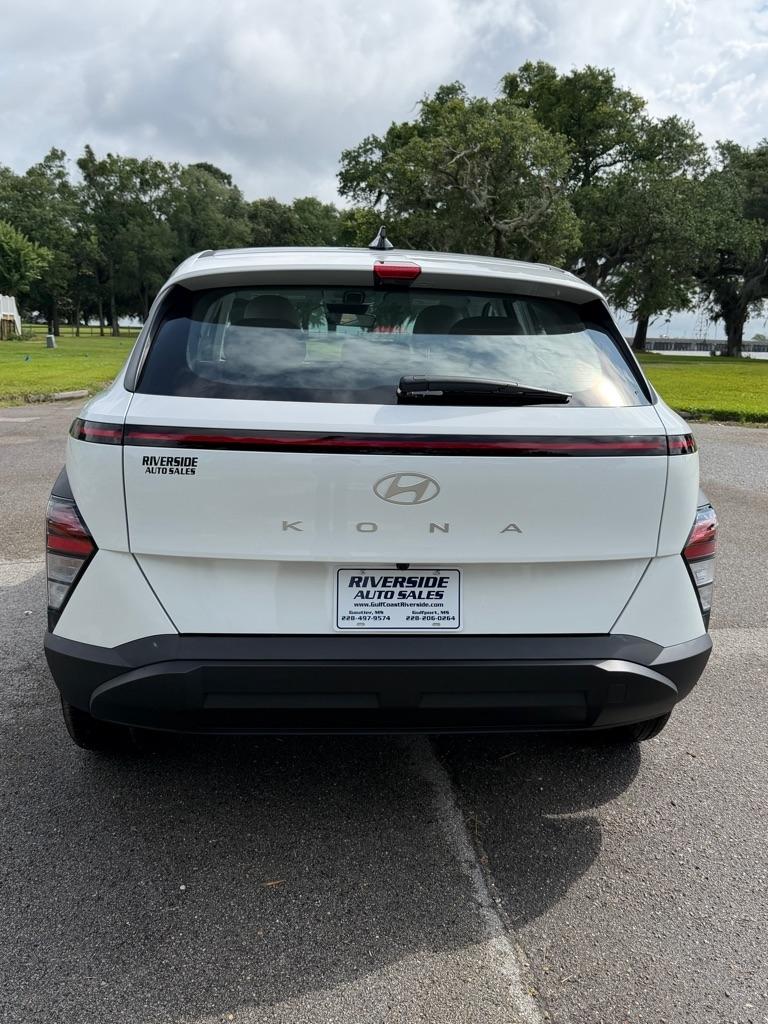 Hyundai Kona SE FWD 2026
