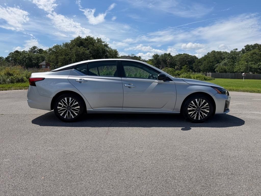 Nissan Altima 2.5 SV Sedan 2024