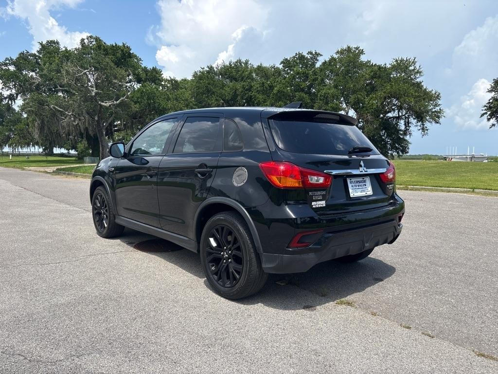 Mitsubishi Outlander Sport ES 2.0 CVT 2018