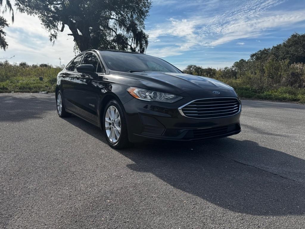 Ford Fusion Hybrid SE FWD 2019