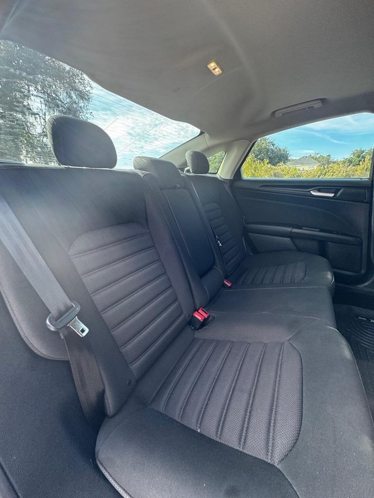 Ford Fusion Hybrid SE FWD 2019
