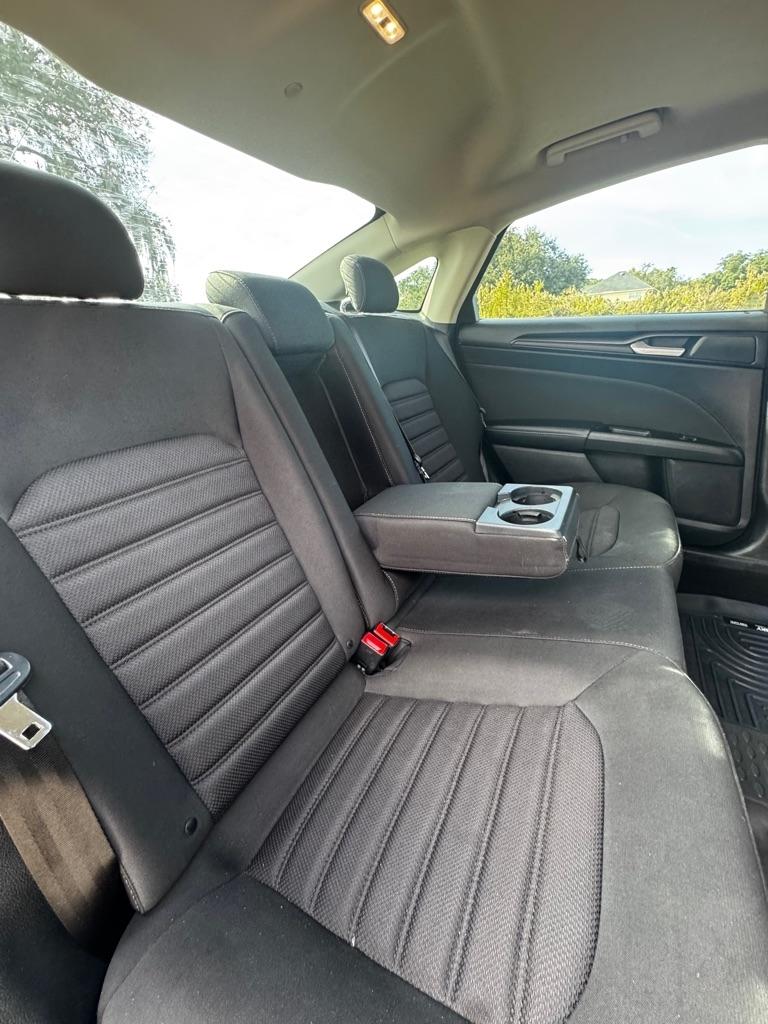 Ford Fusion Hybrid SE FWD 2019