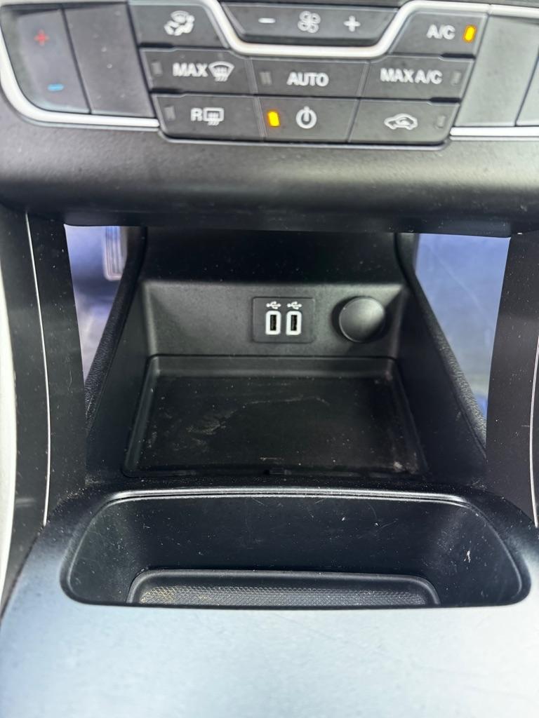 Ford Fusion Hybrid SE FWD 2019