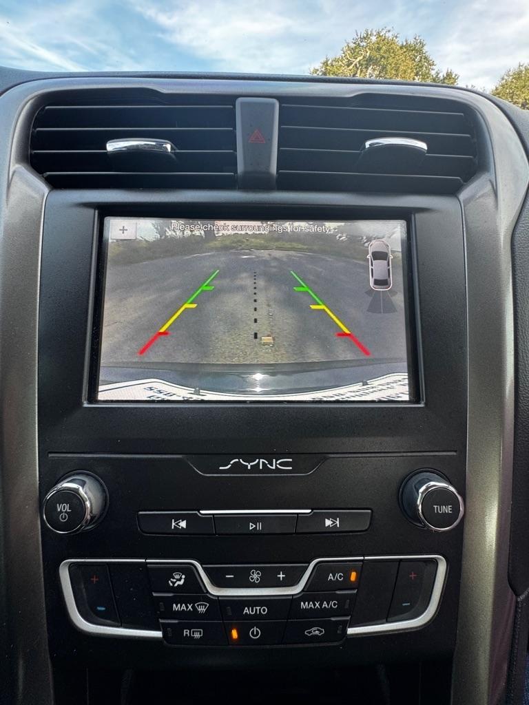Ford Fusion Hybrid SE FWD 2019