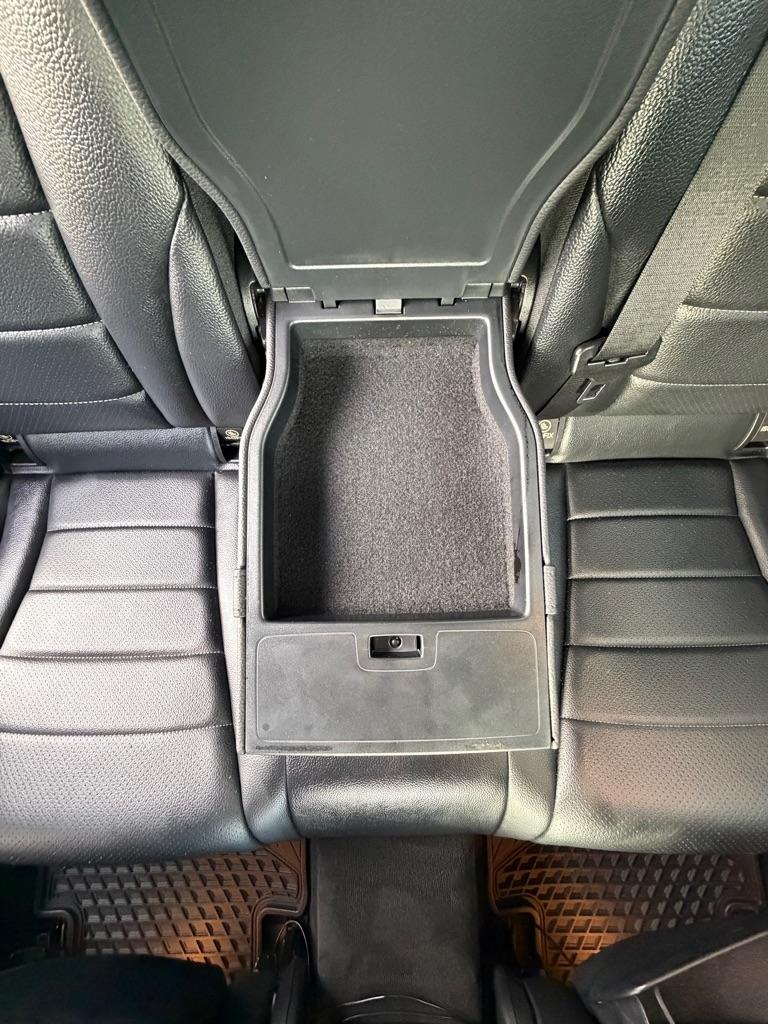 Mercedes-Benz C-Class 4dr Sdn C 300 Luxury 4MATIC 2015