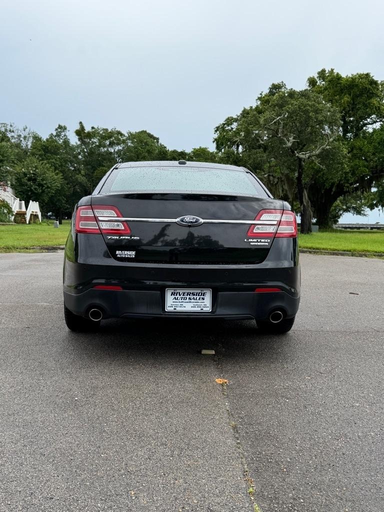 Ford Taurus 4dr Sdn Limited FWD 2015