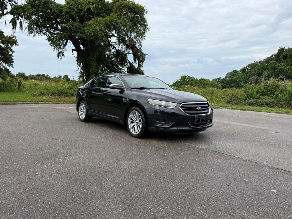 Ford Taurus 4dr Sdn Limited FWD 2015