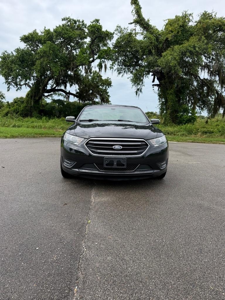 Ford Taurus 4dr Sdn Limited FWD 2015
