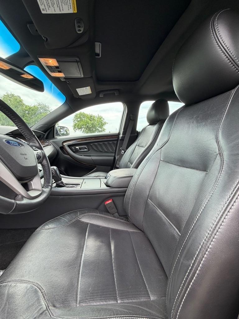 Ford Taurus 4dr Sdn Limited FWD 2015