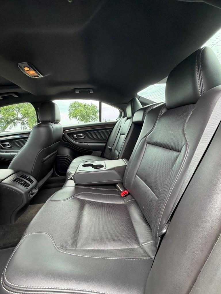 Ford Taurus 4dr Sdn Limited FWD 2015