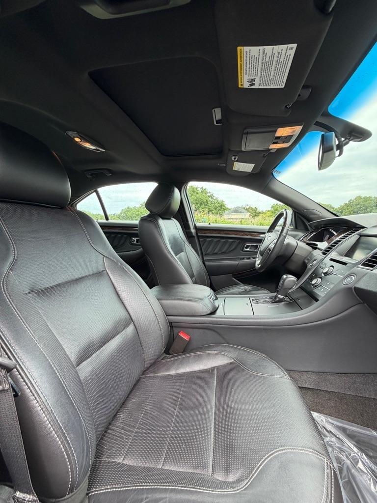 Ford Taurus 4dr Sdn Limited FWD 2015