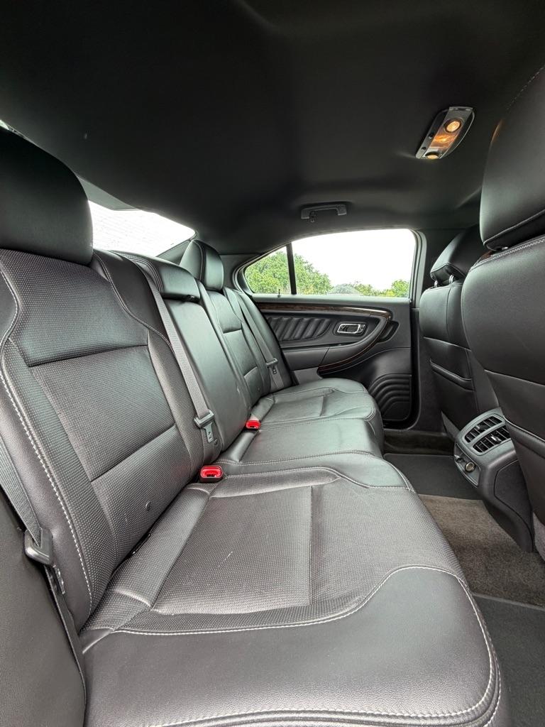 Ford Taurus 4dr Sdn Limited FWD 2015
