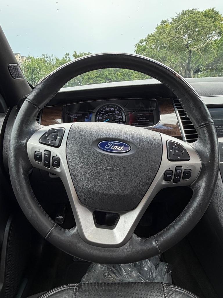 Ford Taurus 4dr Sdn Limited FWD 2015