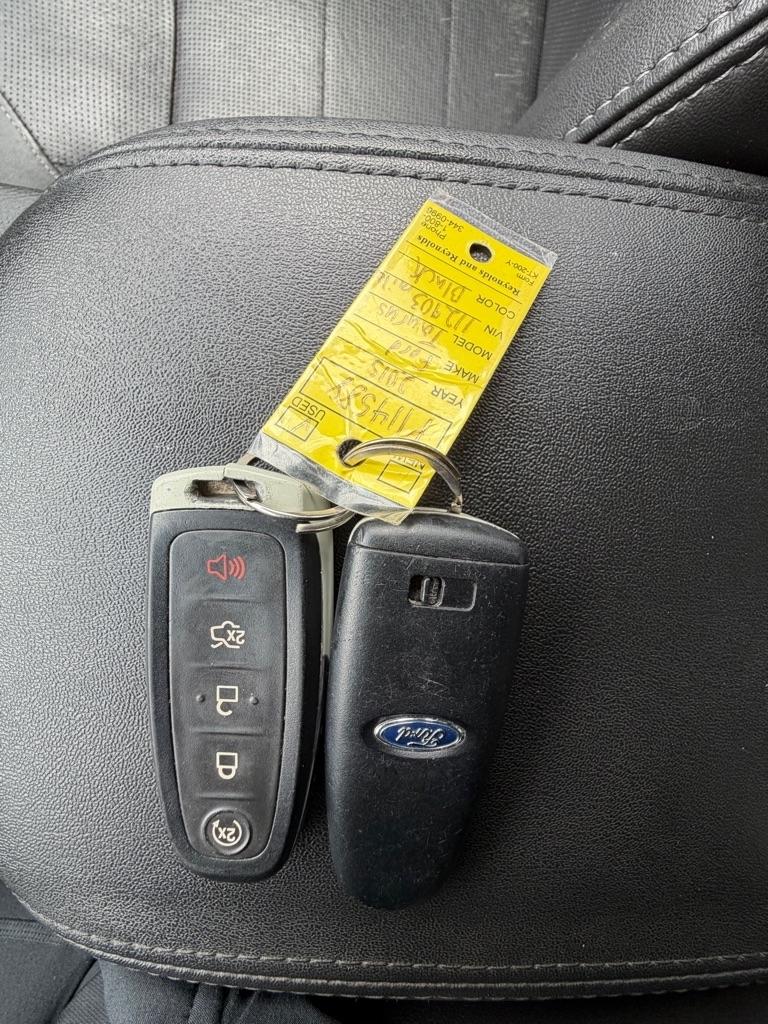 Ford Taurus 4dr Sdn Limited FWD 2015