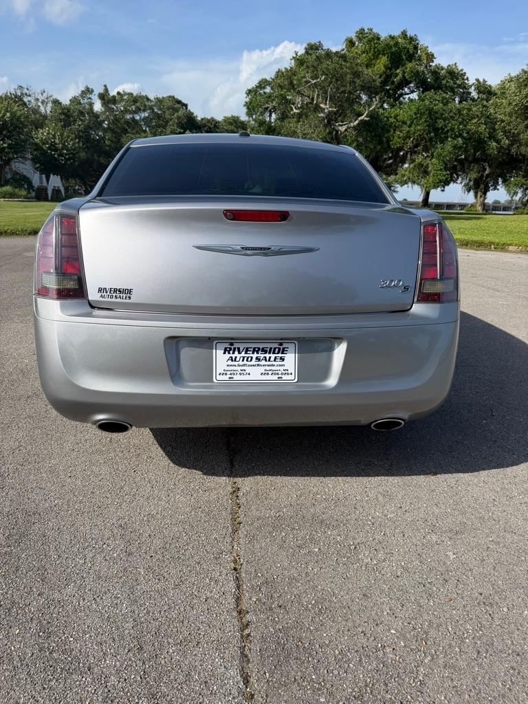 Chrysler 300 4dr Sdn 300S RWD 2014