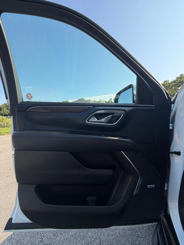 Chevrolet Suburban 4WD 4dr Premier 2023