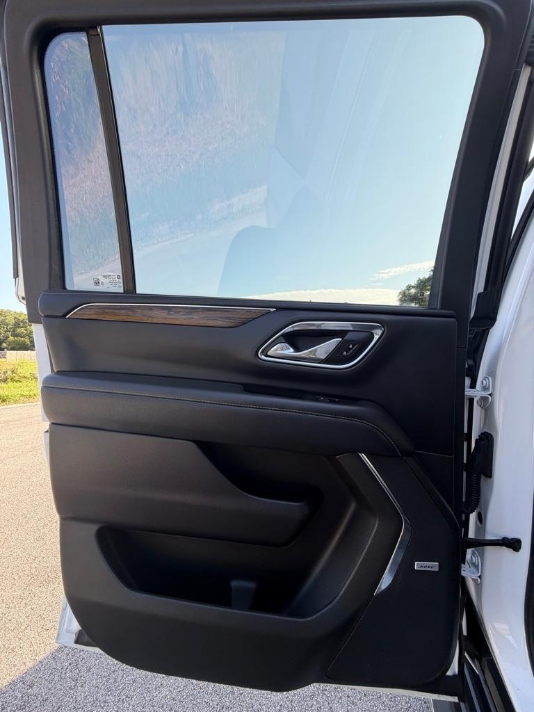 Chevrolet Suburban 4WD 4dr Premier 2023