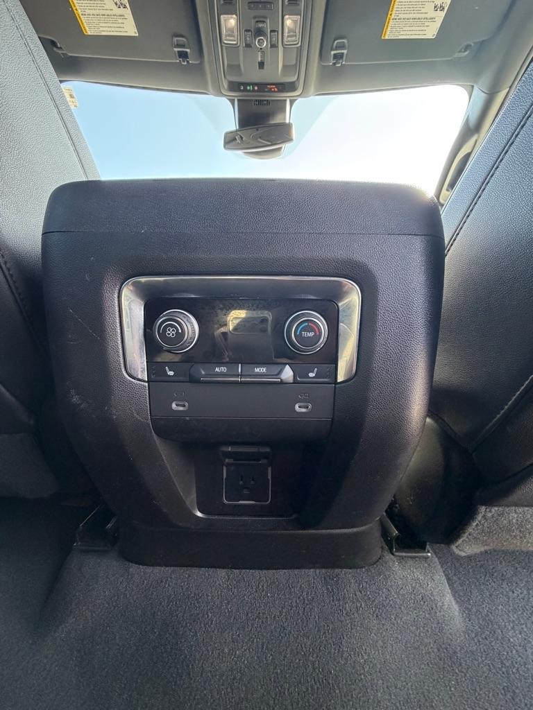 Chevrolet Suburban 4WD 4dr Premier 2023