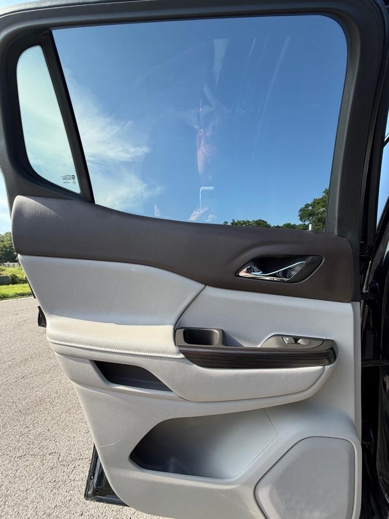 GMC Acadia FWD 4dr SLT w/SLT-1 2019
