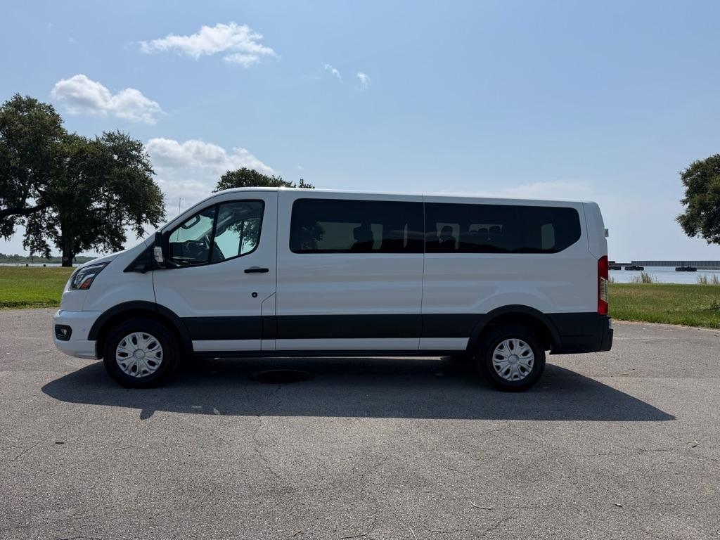 Ford Transit Passenger Wagon T-350 148" Low Roof XLT RWD 2023