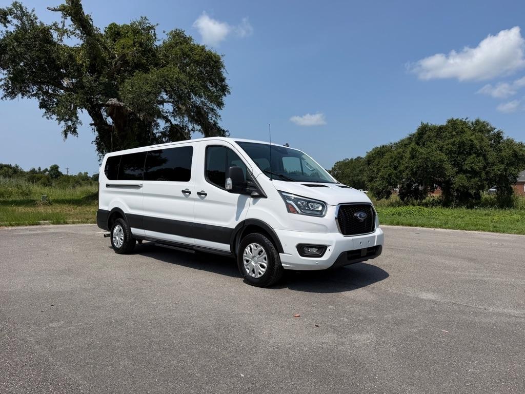 Ford Transit Passenger Wagon T-350 148" Low Roof XLT RWD 2023