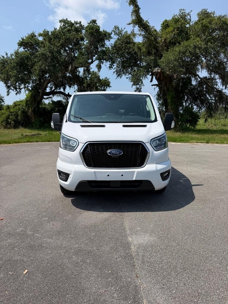 Ford Transit Passenger Wagon T-350 148" Low Roof XLT RWD 2023