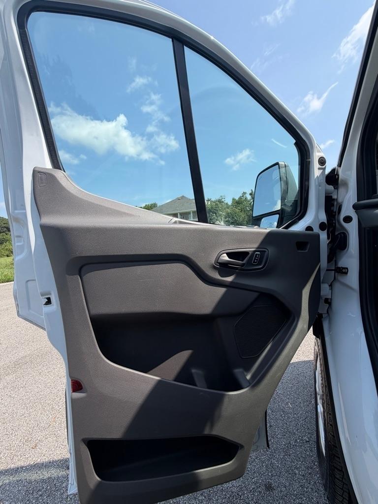 Ford Transit Passenger Wagon T-350 148" Low Roof XLT RWD 2023