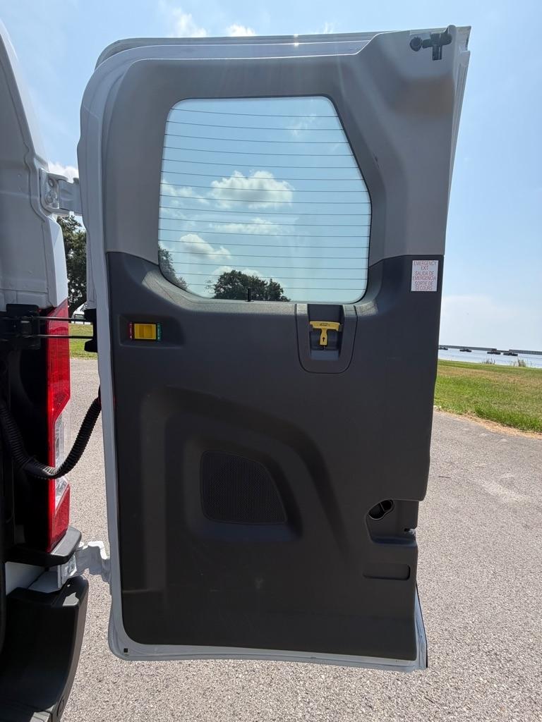 Ford Transit Passenger Wagon T-350 148" Low Roof XLT RWD 2023