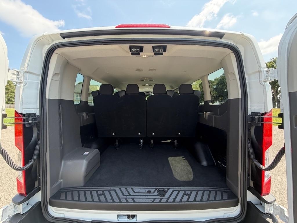 Ford Transit Passenger Wagon T-350 148" Low Roof XLT RWD 2023