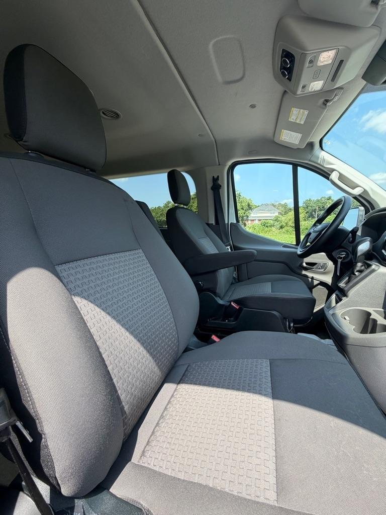 Ford Transit Passenger Wagon T-350 148" Low Roof XLT RWD 2023