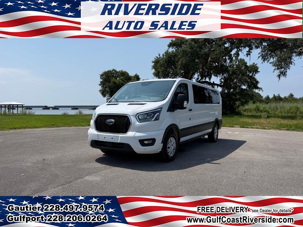 2023 Ford Transit Passenger Wagon T-350 148" Low Roof XLT RWD