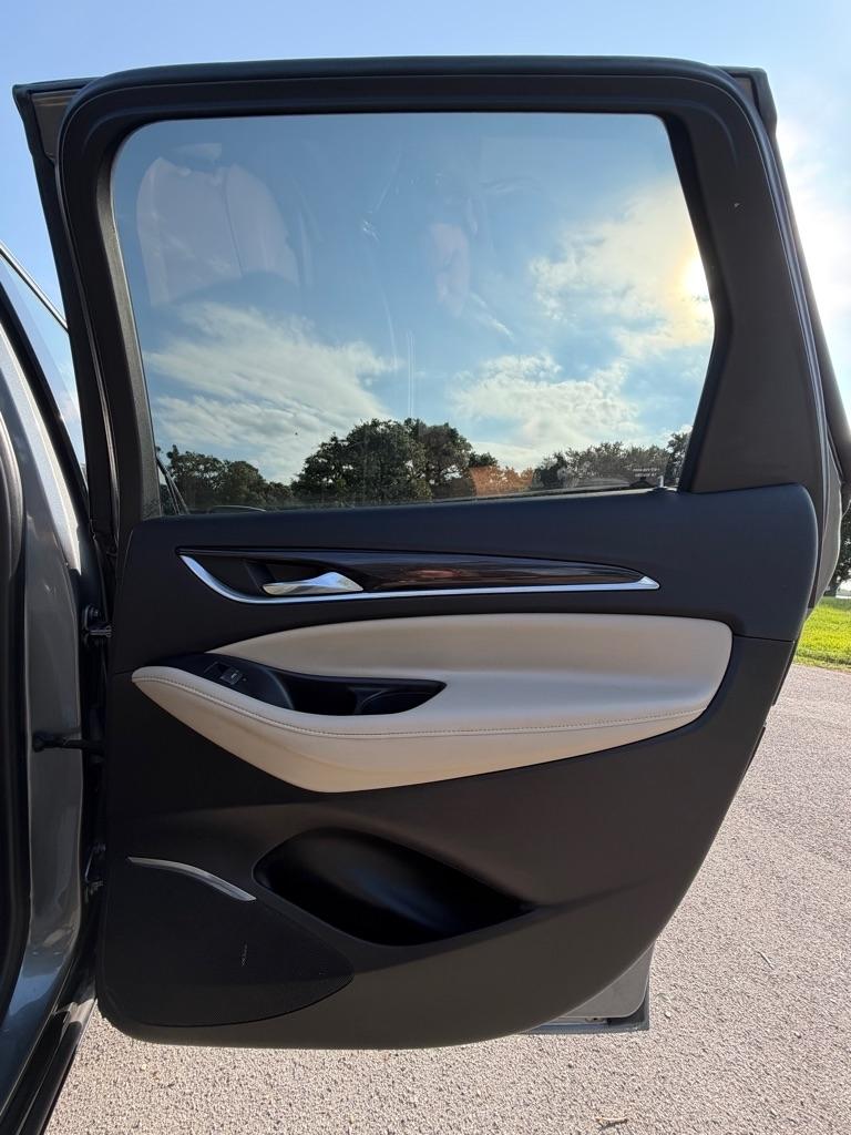 Buick Enclave FWD 4dr Essence 2018