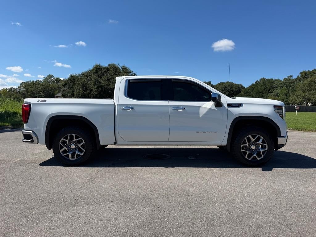 GMC Sierra 1500 4WD Crew Cab 147" SLT 2022