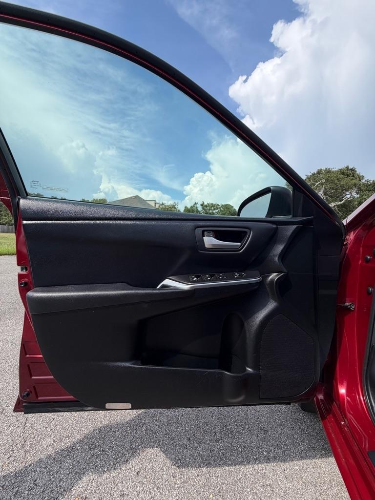 Toyota Camry XLE Auto (Natl) 2017