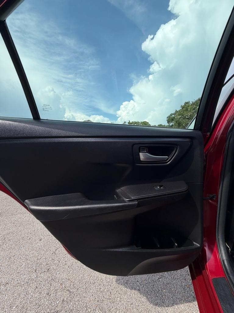 Toyota Camry XLE Auto (Natl) 2017
