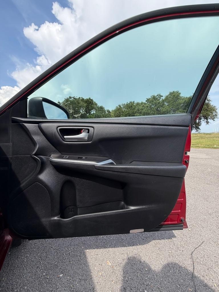 Toyota Camry XLE Auto (Natl) 2017
