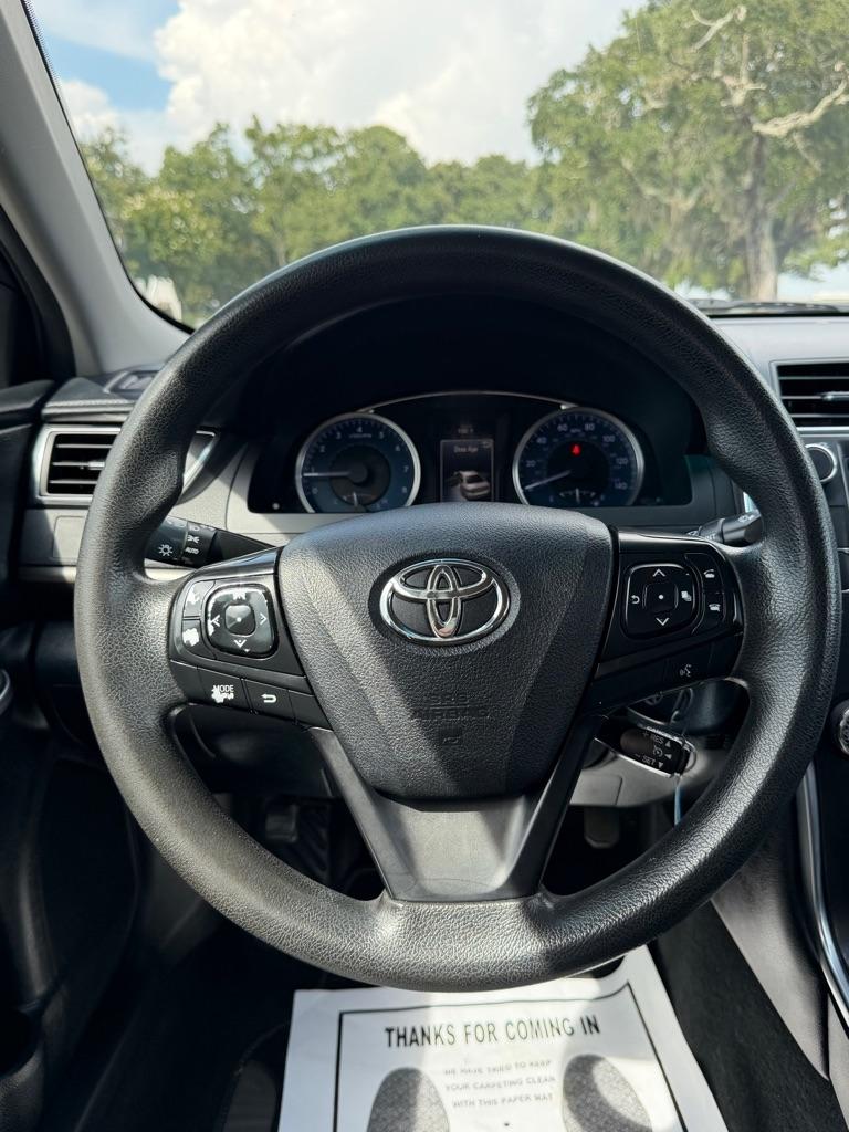 Toyota Camry XLE Auto (Natl) 2017