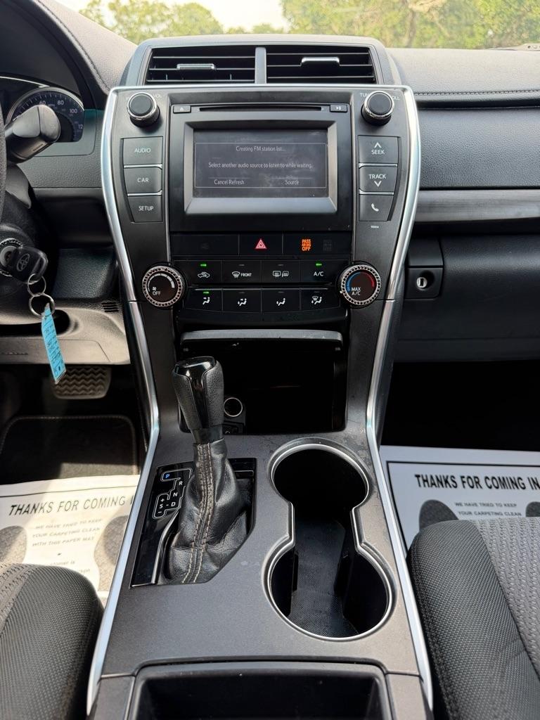 Toyota Camry XLE Auto (Natl) 2017