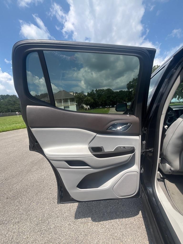 GMC Acadia FWD 4dr SLT w/SLT-1 2019
