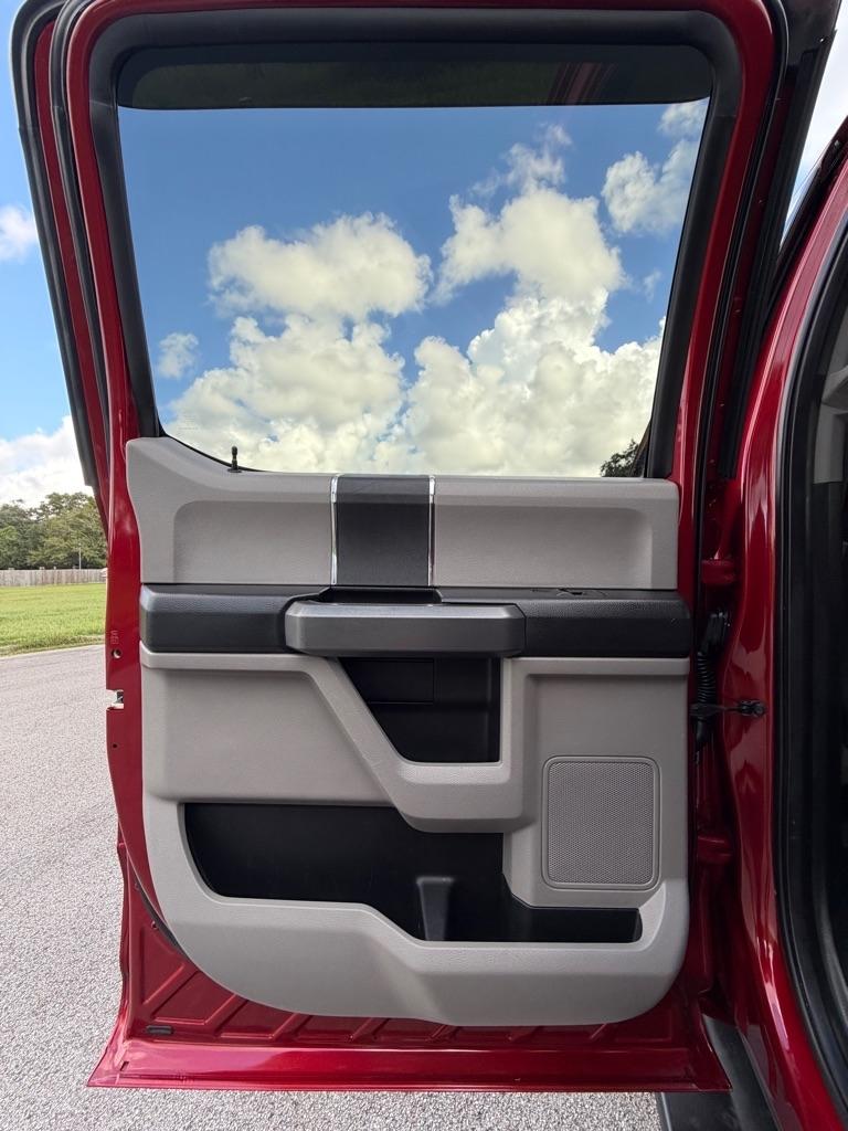 Ford F-150 photo 12