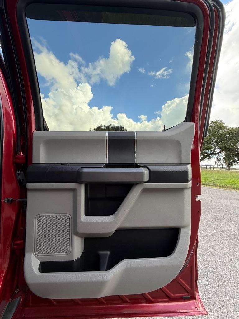 Ford F-150 photo 17